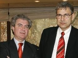 César Antonio Molina y Orhan Pamuk.