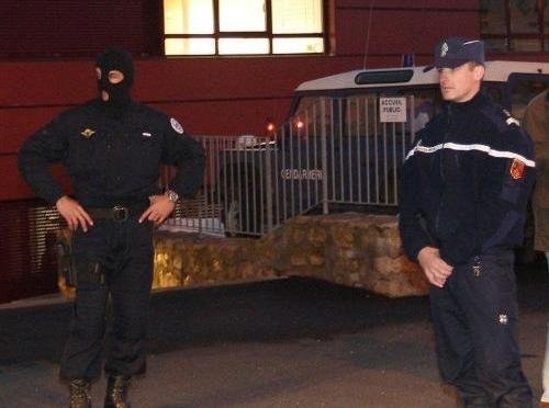Desmantelada en Francia una red de apoyo logístico al terrorismo argelino