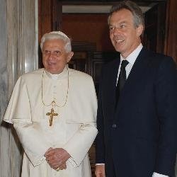 Tony Blair se convierte al catolicismo