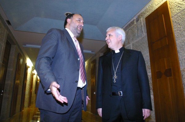  Sánchez Vidal y Luis Quinteiro Fiuza, durante el encuentro. (Foto: Daniel Atanes)