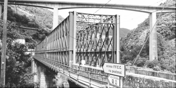 El puente de hierro de Os Peares.