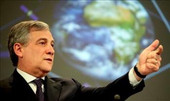 El vicepresidente de la Comisión de la Unión Europea y responsable de transportes, Antonio Tajani. (Foto: Olivier Hoslet)