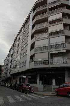 Edificio ubicado en los números 1 y 3 de Pérez Serantes. (Foto: Miguel Angel)