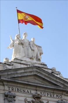 Detalle escultórico de la fachada principal del Tribunal Supremo, en Madrid