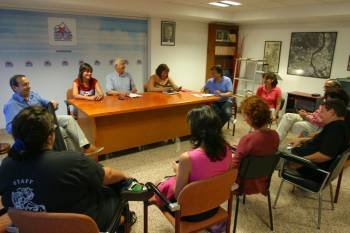 Durante el consello local Andrés García Mata explicó su decisión de dejar el Concello. (Foto: José Paz)
