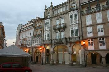 Edificio cultural de Caixanova en Ourense. (Foto: José Paz)