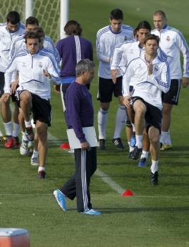 Los jugadores del Real Madrid durante el último entrenamiento. (Foto: Javier Lizón)