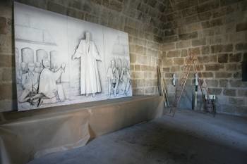 El mural casi terminado en la sala del antiguo archivo monacal. (Foto: Marcos Atrio)