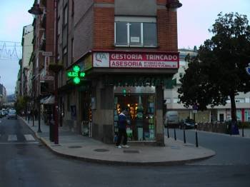 La farmacia de guardia de O Barco. (Foto: J.C.)