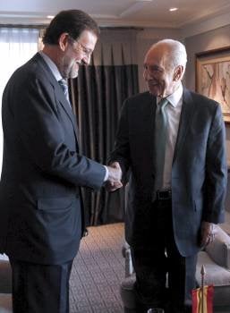 Rajoy y Peres. (Foto: JAVIER LIZÓN)