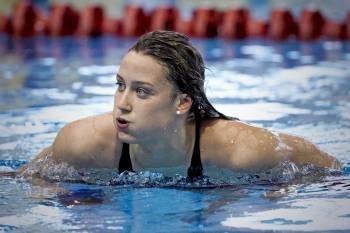Mireia Belmonte, el viernes nada más nadar la final de los 400 metros estilos.? (Foto: emilio naranjo)