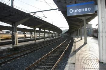 Andenes en la Estación Ourense Empalme. (Foto: Xesús Fariñas)