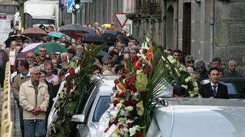 La comitiva fúnebre abarrotó las calles. A la derecha, Manuel Gómez-Franqueira, consejero delegado. (Foto: MARCOS ATRIO)