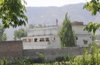 Residencia en la que se ocultaba Osama Bin Laden, situada en una zona residencial de la localidad de Abottabad, a 120 kilómetros al norte de Islamabad. (Foto: T. MUGHAL)