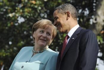 Ángela Merkel charlando con Obama en la Casa Blanca (Foto: RAINER JENSEN)