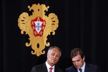 El presidente Cavaco Silva con el primer ministro Passos Coelho. (Foto: MARIO CRUZ)