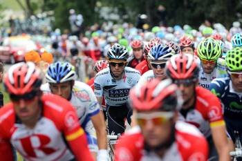 Contador, dentro del grupo durante la sexta etapa (Foto: TONI ALBIR)