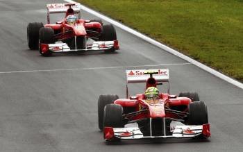 El equipo Ferrari durante el pasado gran premio de Hungría. (Foto: EFE)