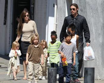 La familia de Brad Pitt y Angelina Jolie al completo (Foto: Archivo)