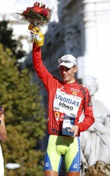 Nibali, en el podio final de la última edición de la Vuelta. (Foto: AGENCIAS)