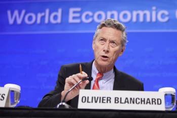 Olivier Branchard, economista jefe del Fondo Monetario Internacional presentando su informe. (Foto: STEPHEN JAFFE)