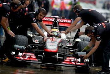 Lewis Hamilton durante la sesión de calificación de hoy viernes (Foto: EFE)