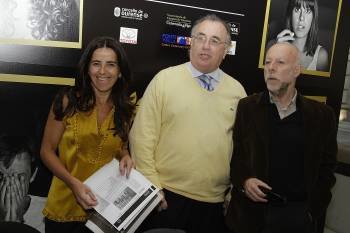 Isabel Pérez co director do CGAI, Guillermo Escrigas, e o produtor e director Miguel Castelo. (Foto: MIGUEL ÁNGEL)