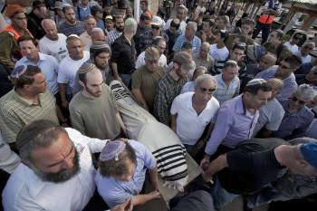 Funeral por el israelí abatido por cohetes palestinos. (Foto: OLIVER WEIKEN)