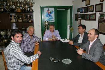 Pereira, Seoane, Juan Pérez, Modesto y Sánchez, el día del traspaso de poder en la presidencia. (Foto: JOSÉ PAZ)