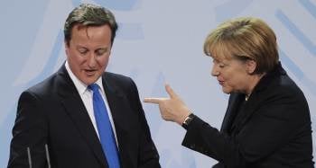 El primer ministro británico David Cameron y la canciller alemana Angela Merkel. (Foto: RAINER JENSEN)