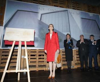   La Infanta Elena ha inaugurado en Tomelloso el museo de arte contemporáneo de la Cooperativa Virgen de las Viñas, que llevará su nombre