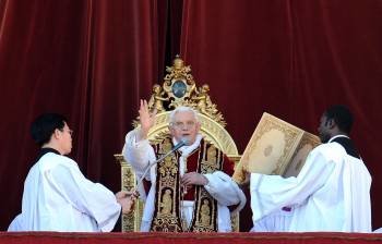 Benedicto XVI durante el traducional mensaje de Navidad. (Foto: ETTORE FERRARI)