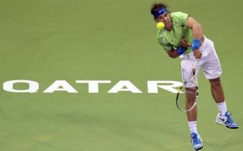 Rafa Nadal pone en juego una bola. (Foto: STRINGER)