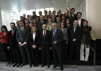 Rubalcaba posa con los miembros de la nueva Ejecutiva Federal del PSOE