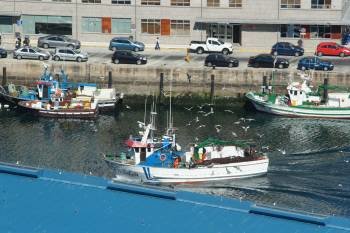 En la provincia de Pontevedra -en la foto, flota viguesa- hay 21 cofradías, a las que sumará la de Vilaboa. 