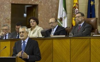 El candidato a la Presidencia de la Junta de Andalucía, José Antonio Griñán, en el Parlamento andaluz durante su discurso de investidura.