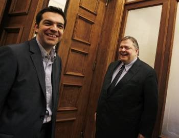 El líder de la coalición de izquierda, Alexis Tsipras, con el del Pasok, Evangelos Venizelos.  (Foto: ALKIS KONSTANTINIDIS)