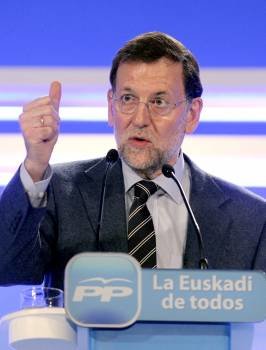 Rajoy, en su  intervención en el congreso del PP vasco.  (Foto: ALFREDO ALDAI)