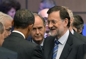Mariano Rajoy (d), saludando al presidente de los Estados Unidos, Barack Obama