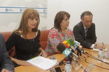 Carmen Pardo, María del Socorro Martínez y Arturi Rodríguez, el pasado 29 de junio, cuando presentaron el plan para Manzaneda. (Foto: MIGUEL ÁNGEL)