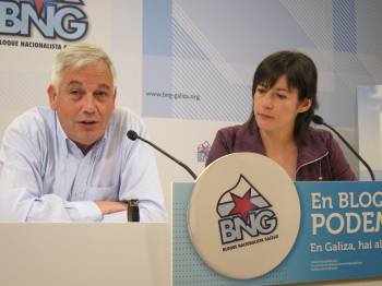 Guillerme Vázquez y Ana Pontón, durante la rueda de prensa en Santiago. (Foto: E.P.)