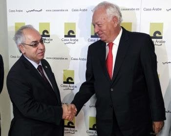  El ministro de Asuntos Exteriores, José Manuel García-Margallo (d), y el presidente del Consejo Nacional sirio, Abdul Baset Seida