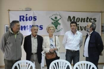 Xosé Santos, Miguel Doval, Rocío Díaz, Juan Cid y Cándido Soria. (Foto: MARTIÑO PINAL)