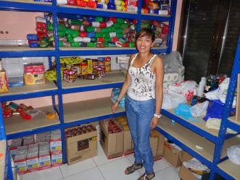 Isabel Álvarez, en el banco de alimentos de Cáritas.