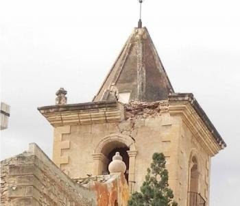  Iglesia de San Mateo dañada por terremoto de Lorca. 