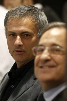 Mourinho y Pérez. (Foto: JUAN CARLOS HIDALGO)