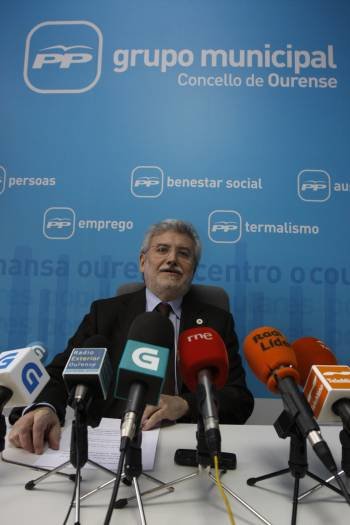 Rosendo Fernández, durante su comparecencia de ayer. (Foto: XESÚS FARIÑAS)