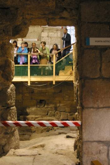 Una visita guiada al Museo Arqueolóxico el pasado mayo. (Foto: JOSÉ PAZ)
