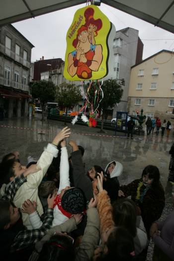 Tarde de Piñata en Xinzo. (Foto: M.A.)