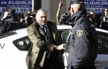 El extesorero del PP, Luis Bárcenas, a su llegada el pasado día siete a la Fiscalía Anticorrupción para declarar. (Foto: ARCHIVO)